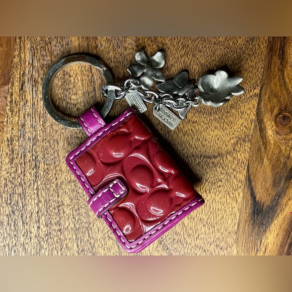 COACH Red Embossed Patent Leather Picture Frame Bag Charm w/Flower & Butterly - Picture 4 of 5